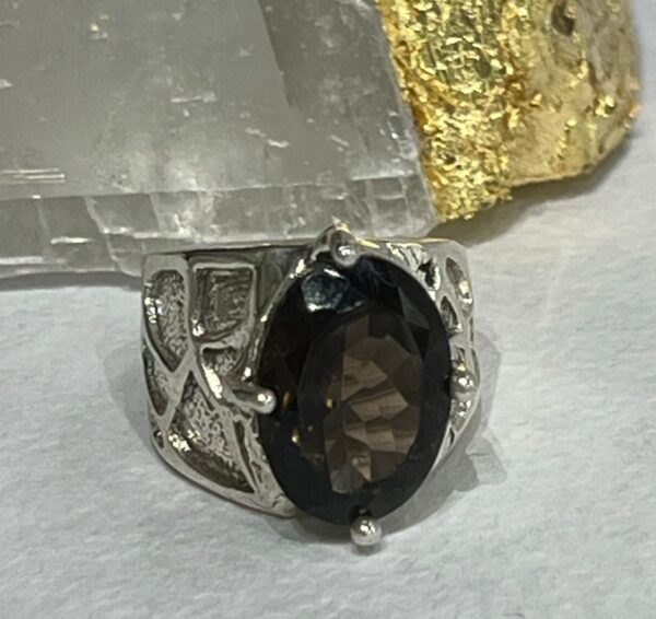 Anillo de Cuarzo Ahumado.